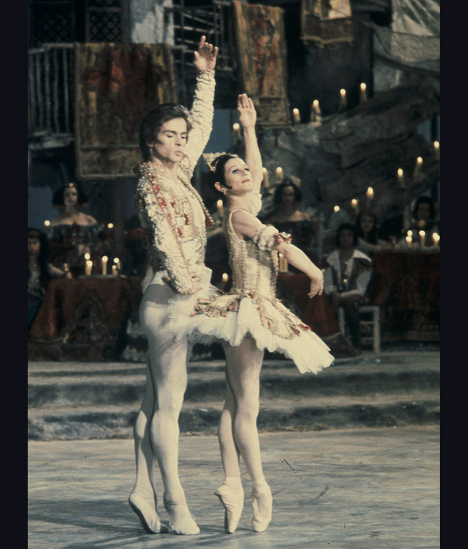 Rudolf Nureyev and Lucette Aldous, 1972 (photograph by Paul Cox)